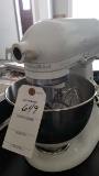 Kitchen Aid Mixer, Max Watts 300, Ultra Power, w/8.5