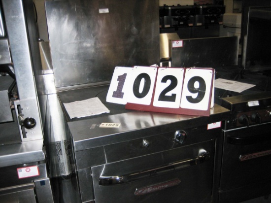 Used Southbend Heavy Duty Graduated Heat Hot Top 32" Sectional Range with Oven M#P32D-Grad