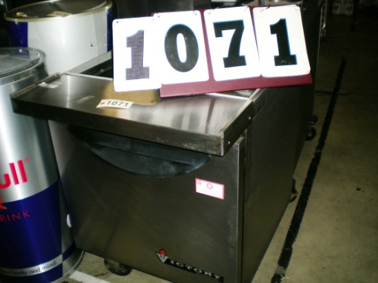 Used Victory Prep Cooler on Casters VUR3-BT; 27.5" wide x 34" deep x 35" tall