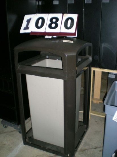 New Big Rubbermaid Trash Can with Lid; 48" tall x 26" wide x 26" deep