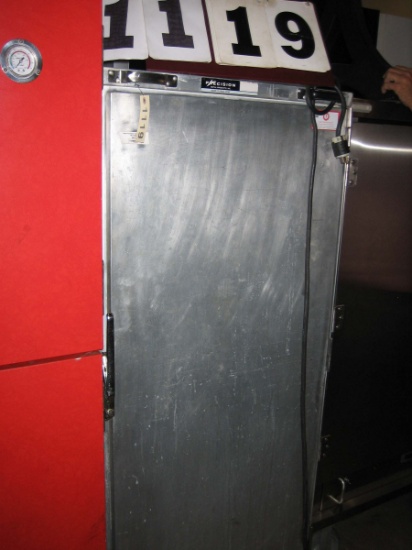 Used Precision Hot Box on Casters; Model RCV400-A; 27.5" wide x 31" deep x 64" tall