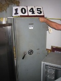 Used Underwriters Laboratory Safe on Casters with Combination Lock
