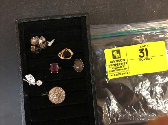 Bag of Fashion Jewelry, Rings, some sterling silver