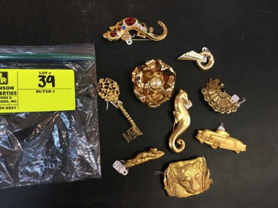 Bag of Fashion Jewelry, Pins and Brooches