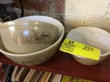 Three Matching Pyrex Bowls (9