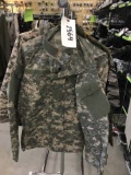 Five Kid's Tops/Jackets; Size Small-XX-Short (Digital Camo), Size Large (Digital Camo), Size XL (Gre