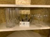 Decorative group including 2 glass vases 8