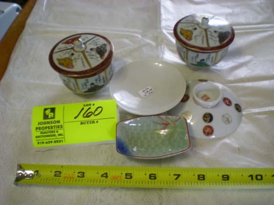 3 piece set with 2 cups with lids