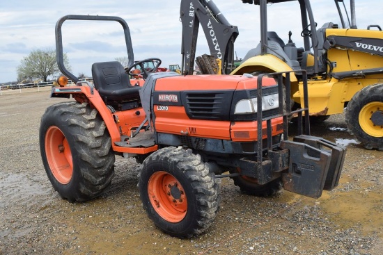 KUBOTA L3010 ROPS 4WD 3010 HRS (WE DO NOT GUARANTEE HOURS)