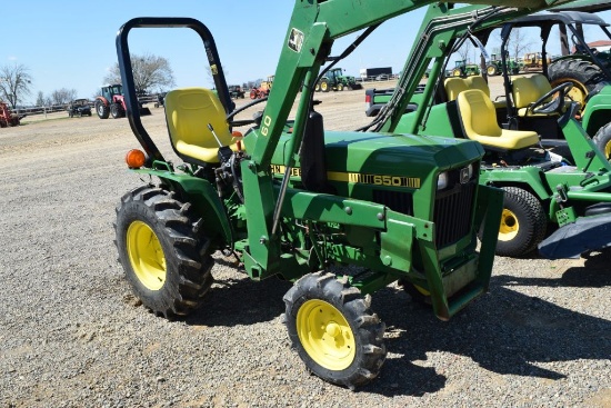 JD 650 ROPS 4WD W/ 60 LDR BUCKET 1188HRS