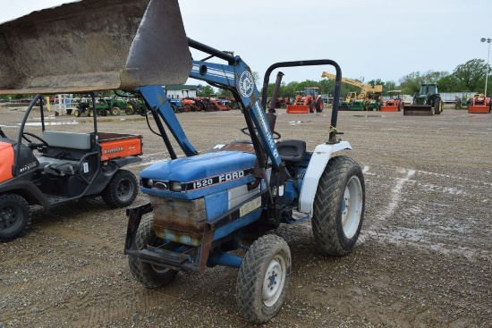 FORD 1520 ROPS 4WD W/ 1845 LDR BUCKET