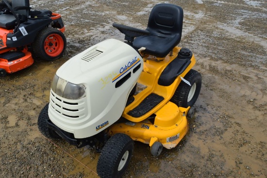 CUB CADETLT1050 RIDING MOWER