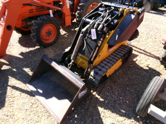 BOXER 322 STAND BEHIND SKID STEER