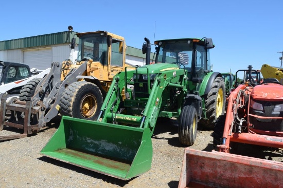JD 6105E 2WD C/A W/ LDR AND BUCKET