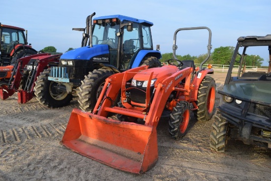 KUBOTA L2501 4WD ROPS W/ LDR AND BUCKET 152HRS. WE DO NOT GAURTANTEE HOURS