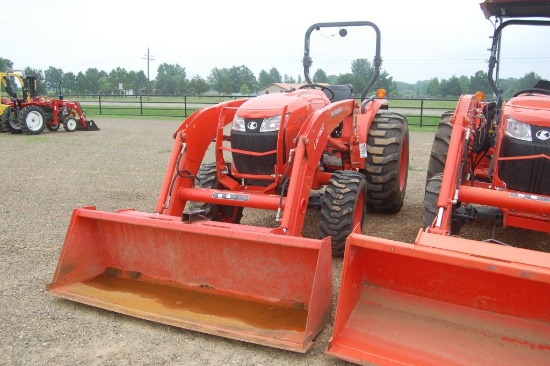 KUBOTA L4701 ROPS 4WD W/ LDR AND BUCKET 508HRS. WE DO NOT GAURANTEE HOURS