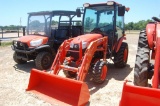 KUBOTA B2650 4WD C/A W/ LDR AND BUCKET