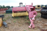 NH 320 SQUARE BALER W/ SHAFT
