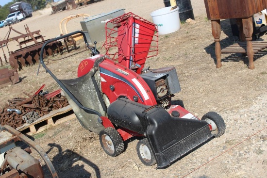 TROY BUILT CHIPPER&VAC
