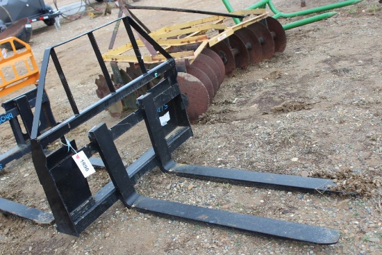 SKID STEER PALLET FORKS