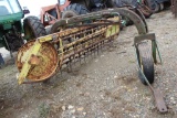 JD 660 SIDE DELIVERY HAY RAKE