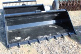 SKID STEER BUCKET WITH TEETH