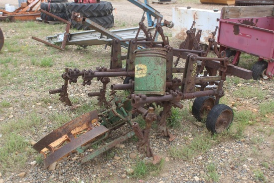 JD 1 ROW CULTIVATOR AND 1 ROW PLANTER