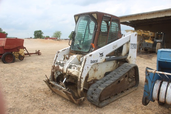 BOBCAT T200 RUBBER TRACKED SKID STEER