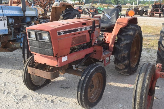 INTERNATIONAL 254 2WD CANOPY SALVAGE
