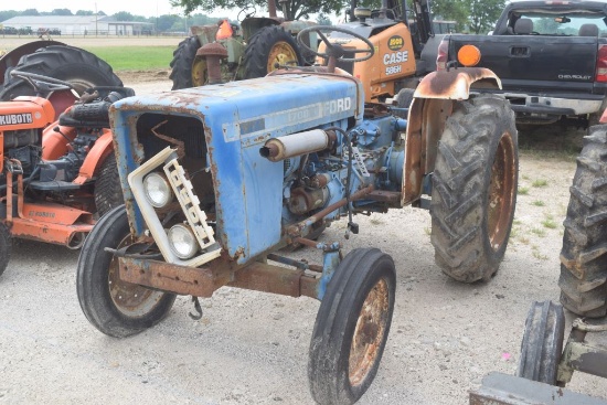 FORD 1700 2WD SALVAGE