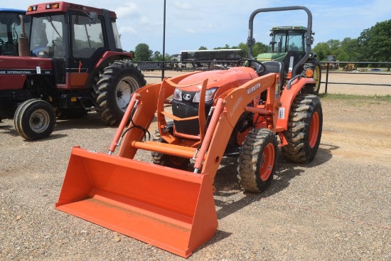 KUBOTA L3301 4WD ROPS W/ LDR