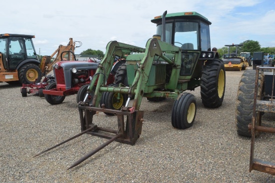 JD 2750 2WD C/A W/LDR