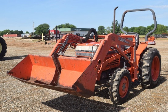 KUBOTA L2500 W/LB400 LDR 4WD