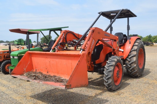 KUBOTA M7040 4WD CANOPY W/LDR