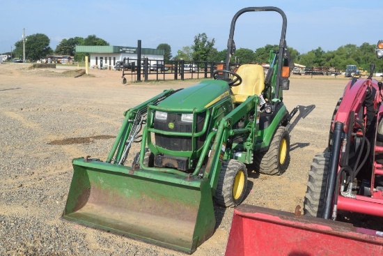 JD 1025R 4WD ROPS W/TLB ATTACHMENT