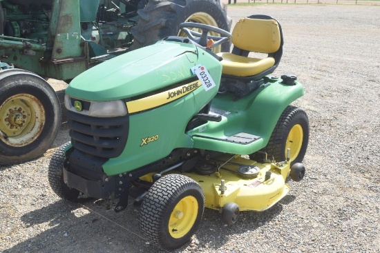 JD X320 RIDING MOWER