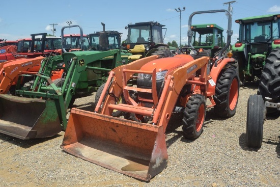 KUBOTA L3200 4WD ROPS W/LDR