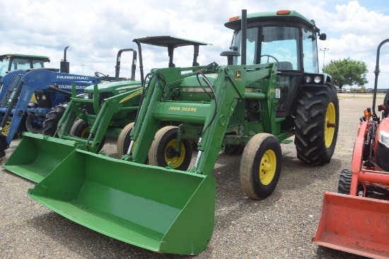 JD 2750 2WD C/A W/LDR