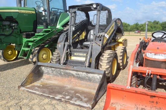 NH L223 SKID STEER