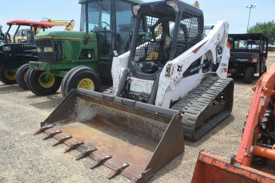 BOBCAT T650 RUBBER TRACK SKID STEER