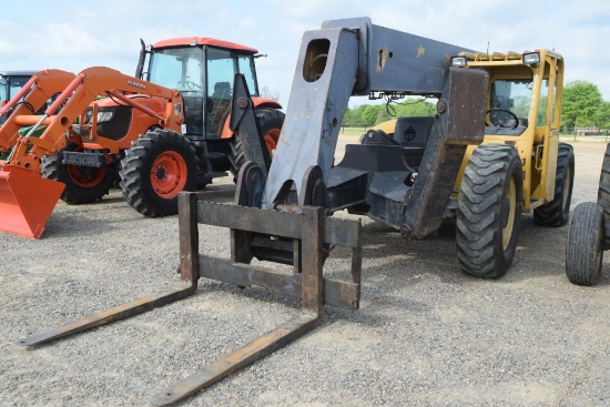 CATERPILLAR TL943 SKYLIFT