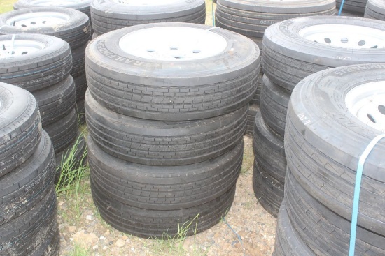 215/75 17.5 TIRE AND WHEEL 8 HOLE