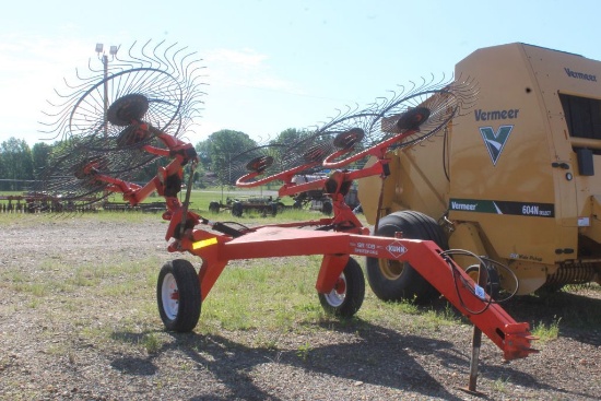 KUHN 8 WHEEL SPEAD RAKE