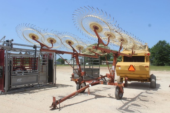 12 WHEEL H&S HAY RAKE