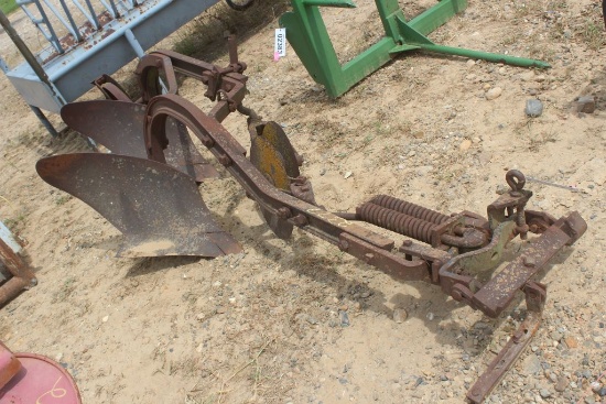 INTERNATIONAL 2 BOTTOM PLOW