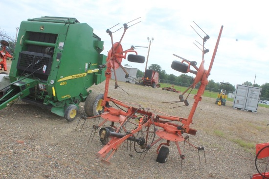 4 BASKET HAY FLUFFER
