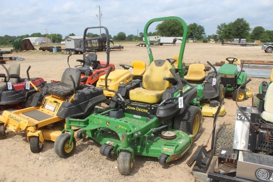 JOHN DEERE ZERO TURN MOWER