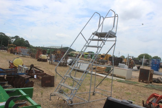 ROLLING LADDER