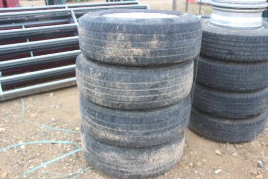 LT 275/65R20 T&W