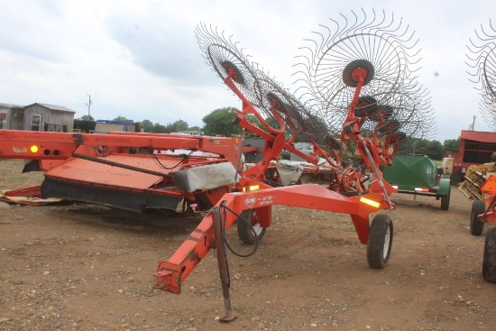 KUHN 10 WHEEL HAY RAKE SR110